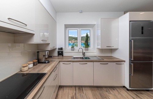 Vinisce House | Awesome home in Vinisce