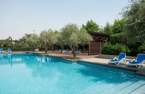 Dubai Apartment | AWS Holiday Homes - Indulge in Elegance