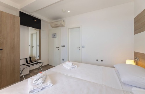 Gruz Hostel | B&B Sol