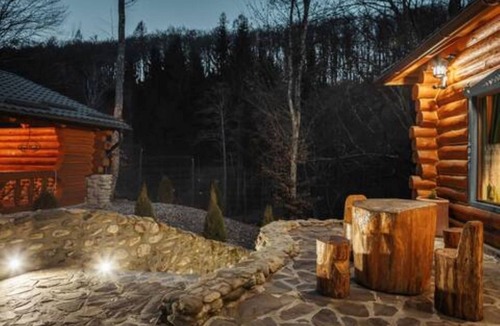 Sibiu Ski Chalet | Bavarian Chalet, Entire cabin in Porumbacu de Sus, Romania