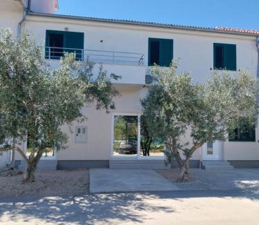 Murter Apartment | Beach apartment Ana - Wake up to the sea, balcony, terrace, garden & parking, Murter - Dalmatia