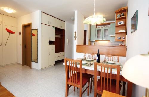 Znjan Apartment | Beach Apartment Dagama