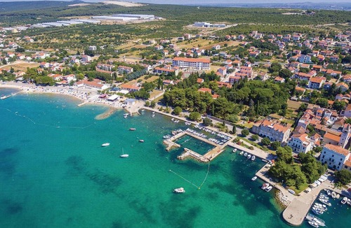 Sveti Filip i Jakov Apartment | Beach front apartment in Sv.Filip i Jakov