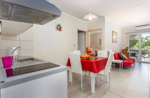 Krk Apartment | Beach front apartment in Pinezici