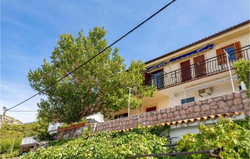 Senj Apartment | Beach Front Apartment In Starigrad With Wifi