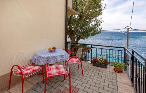 Senj Apartment | Beach Front Apartment In Starigrad With Wifi