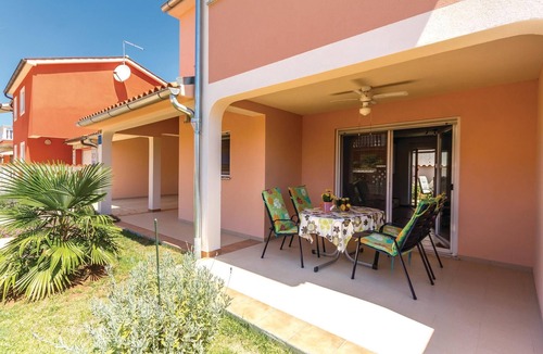 Barbariga House | Beach front home in Betiga with WiFi