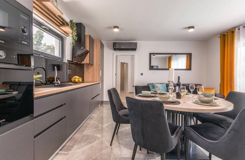 Biograd na Moru House | Beach front home in Biograd
