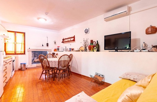 Prizba House | Beach front home in Blato with house sea view