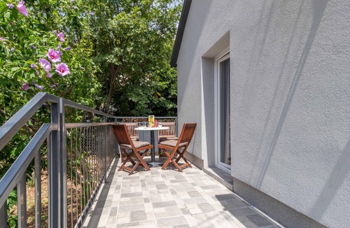 Karlobag House | Beach front home in Karlobag with WiFi