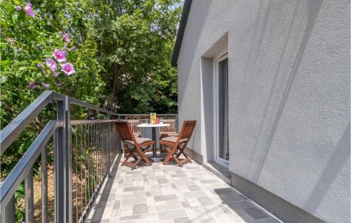 Karlobag House | Beach Front Home In Karlobag With Wifi