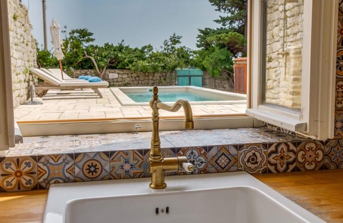 Mali Losinj House | Beach front home in Osor