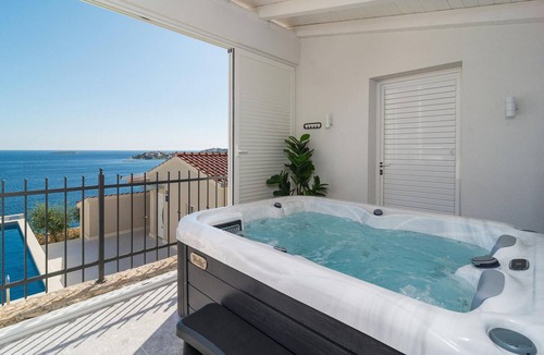 Sevid House | Beach front home in Sevid