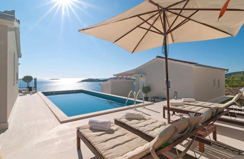 Sevid House | Beach front home in Sevid