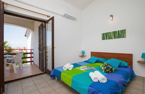 Vantacici Apartment | Beach Garden Apartment 3 with Private Parking, Malinska, Croatia