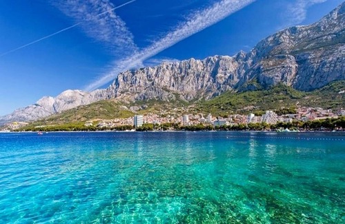 Veliko Brdo Apartment | Beach Holiday Home in Makarska