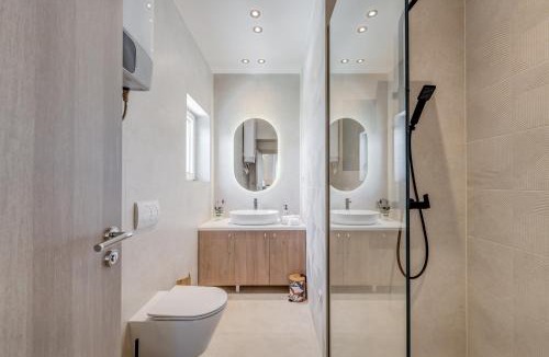 Kastel Stafilic Apartment | Beach Residence Parat