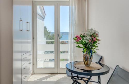 Kastel Stafilic Apartment | Beach Residence Parat