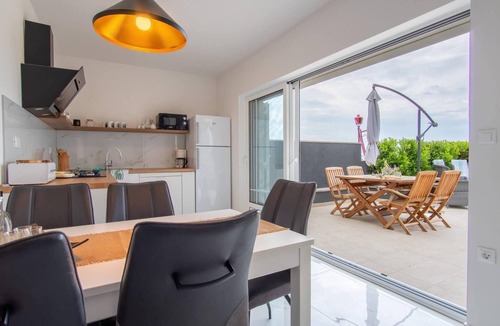 Kosljun House | Beachfront Holiday Home in Kosljun