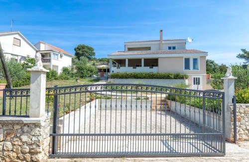 Molat House | Beachfront Holiday House Kaliope