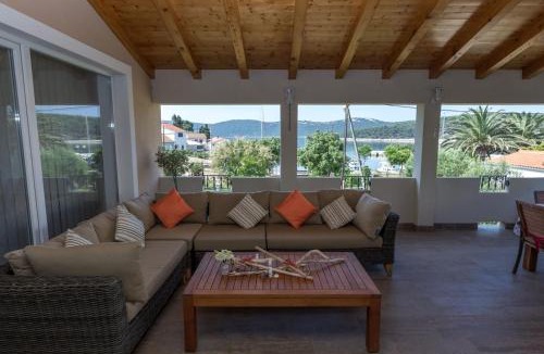 Molat House | Beachfront Holiday House Kaliope