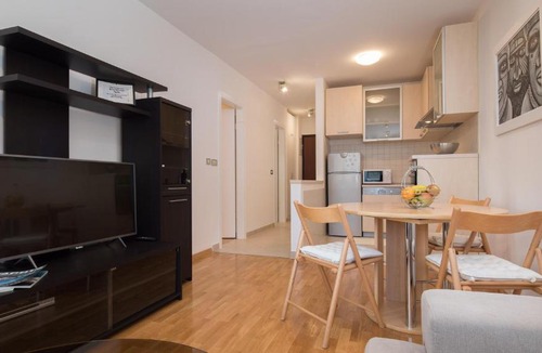 Znjan Apartment | Beachfront Split