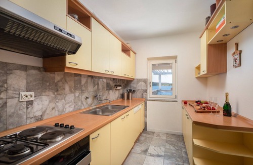Grebastica Villa | Beachfront Villa Blue Bay with Pool
