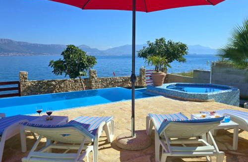 Slatine Villa | Beachfront Villa Ciovka