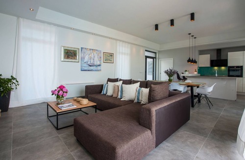 Sutivan Villa | Beachfront Villa Endora with Pool