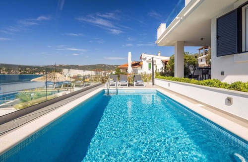 Vinisce Villa | Beachfront Villa Mila M with Pool