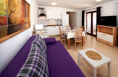 Brulo Apartment | Beakovic No.2 with Balcony
