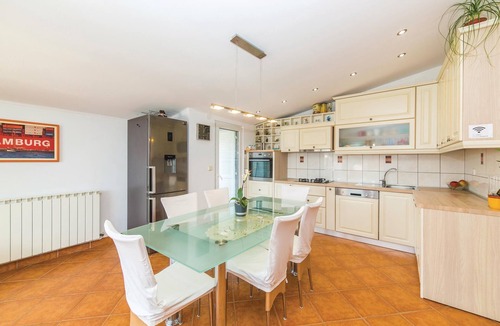 Seget Vranjica Apartment | Beautiful apartment in Seget Vranjica