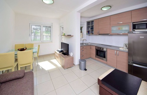 Blace Apartment | Beautiful apartment for 5 people with WIFI, A/C, TV, balcony and pets allowed