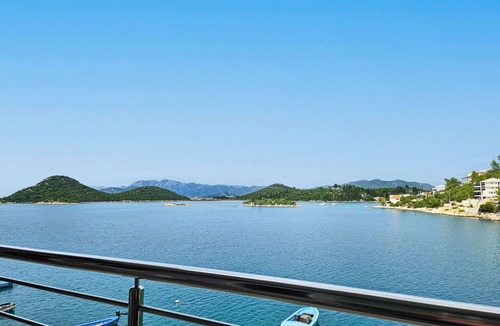 Blace Apartment | Beautiful apartment for 5 people with WIFI, A/C, TV, balcony and pets allowed