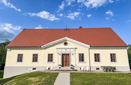 Pohorje Apartment | Beautiful apartment for 3 guests with WIFI, pool and TV
