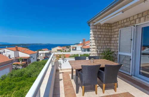 Krizna luka Apartment | Beautiful apartment for 3 people with WIFI, A/C, TV, terrace and pets allowed