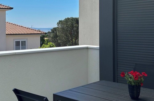 Zurkovo Apartment | Beautiful apartment for 4 people with WIFI, A/C, TV, terrace and pets allowed
