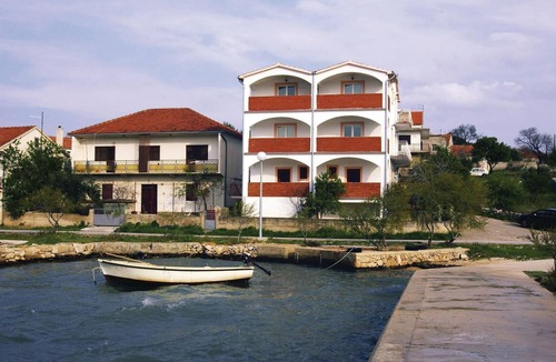 Jadrtovac Apartment | Beautiful apartment in Jadrtovac