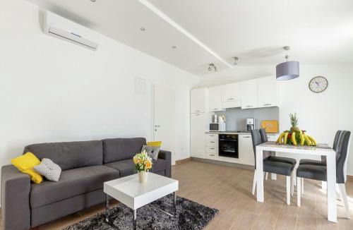 Kastel Stari Apartment | Beautiful apartment in between Split and Trogir