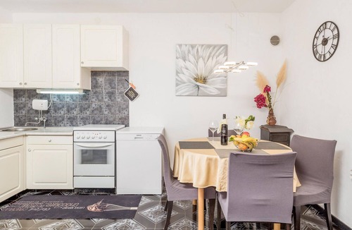 Potocnica Apartment | Beautiful apartment in Potocnica with WiFi