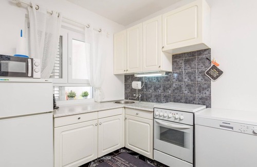 Potocnica Apartment | Beautiful apartment in Potocnica with WiFi