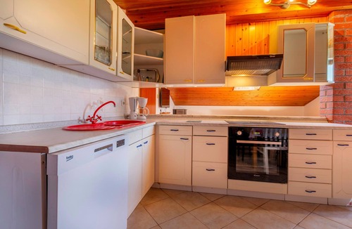 Divaca Apartment | Beautiful apartment in Divaca with WiFi