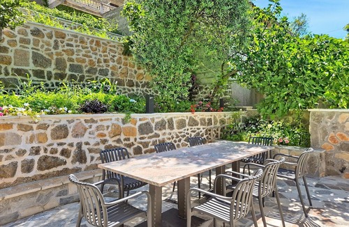 Obrovac Apartment | Beautiful apartment in Obrovac with WiFi