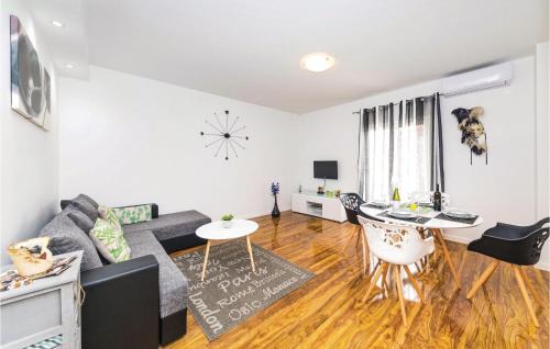 Kastel Stari Apartment | Beautiful Apartment In Kastel Stari With Wifi