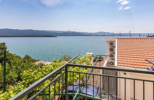 Klek Apartment | Beautiful apartment in Klek with WiFi