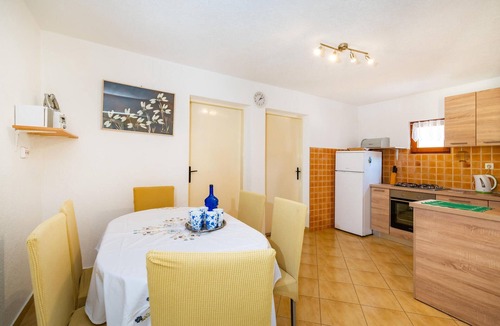 Vir Apartment | Beautiful apartment in Vir with WiFi