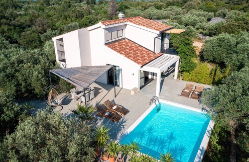 Rudina Villa | Beautiful Eclectic Villa With Swimming Pool
