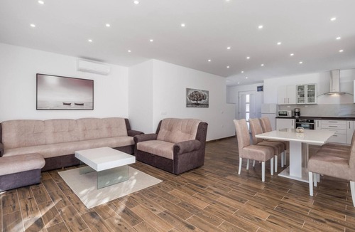 Banjol House | Beautiful home in Banjol
