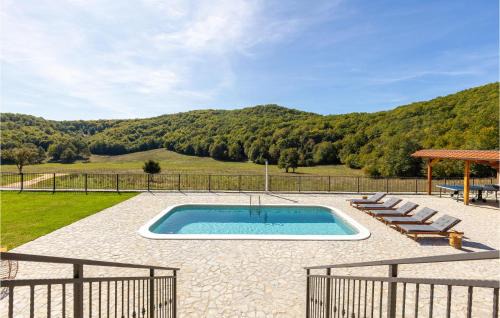 Gospic House | Beautiful Home In Barlete With Sauna