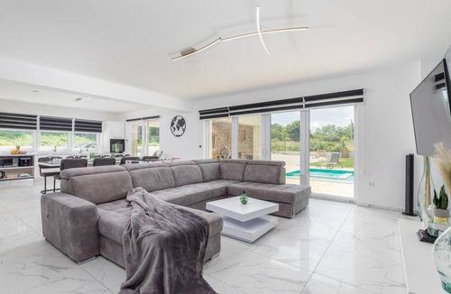 Jursici House | Beautiful home in Jursici